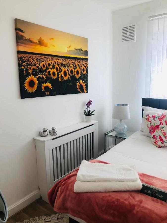 Apartamento Super Location 2, 1Min Metro 10 Min From Camden Londres Exterior foto